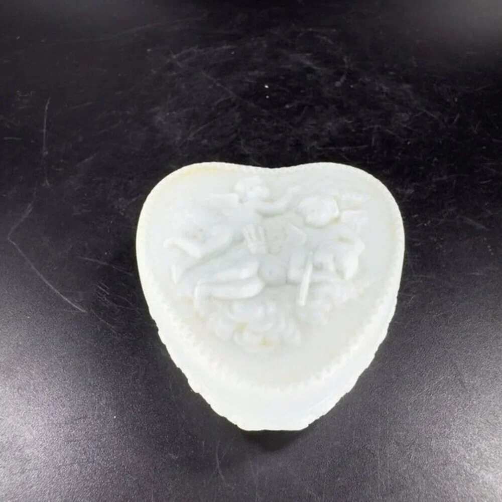1984 Lladro Small Heart Shaped Trinket Box‎ Three Cherubs Light Blue Porcelain